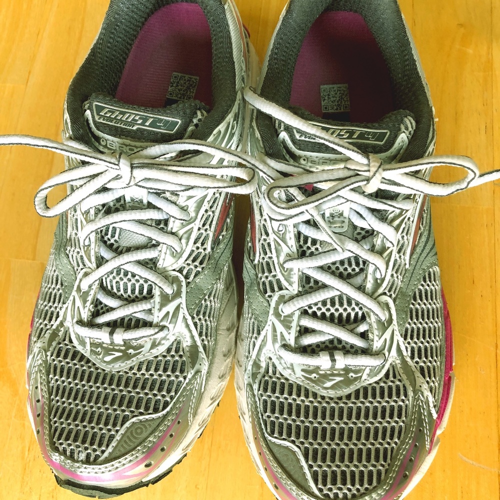 Brooks Ghost running sneakers